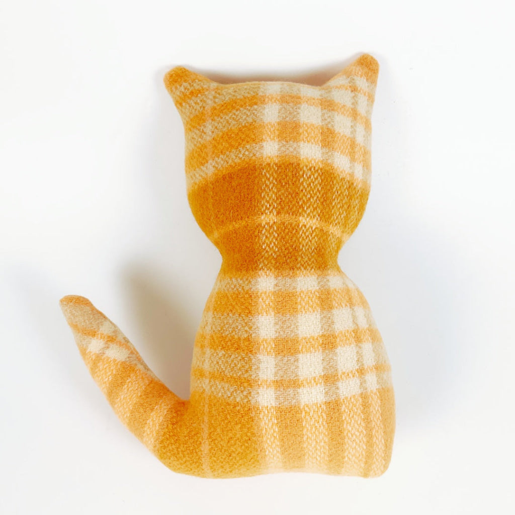 Artearoa – Blanket Cat – Orange Check