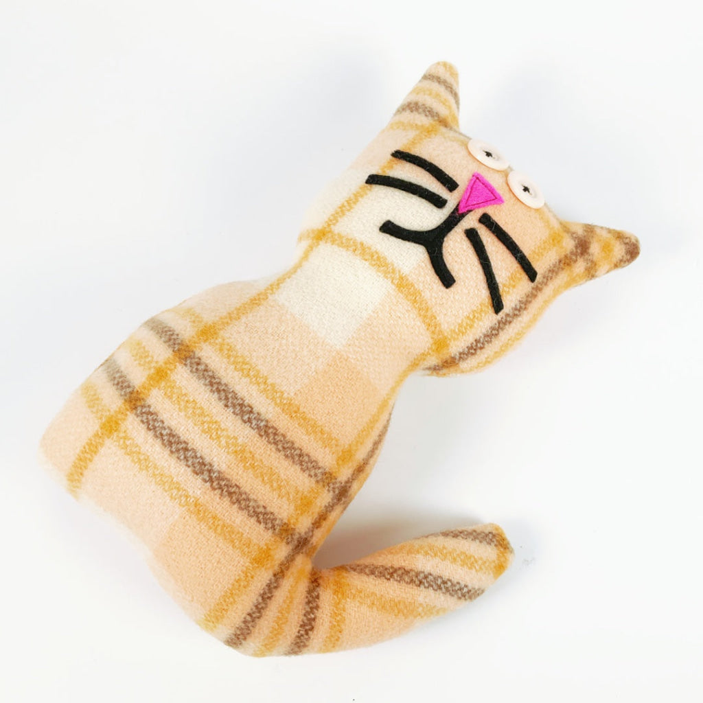 Artearoa – Blanket Cat – Peach Check