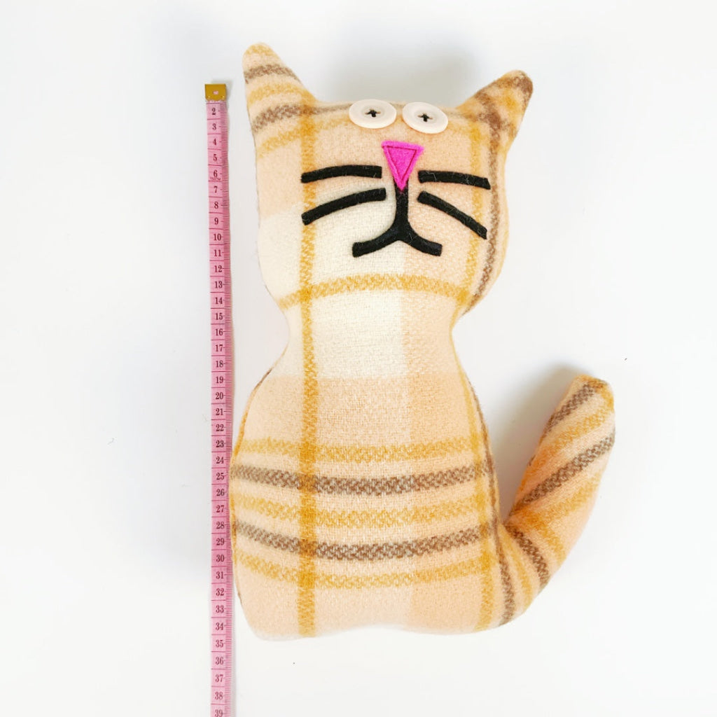 Artearoa – Blanket Cat – Peach Check