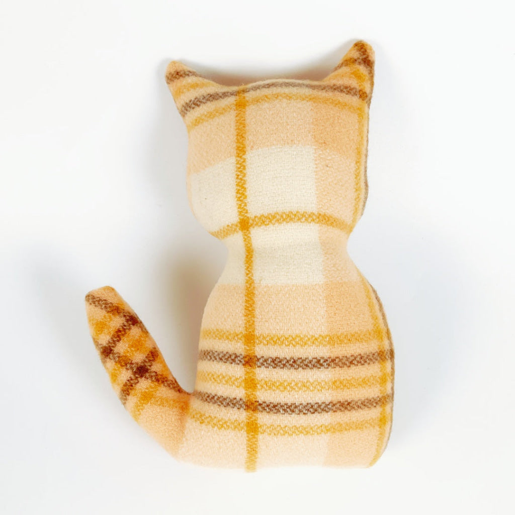 Artearoa – Blanket Cat – Peach Check