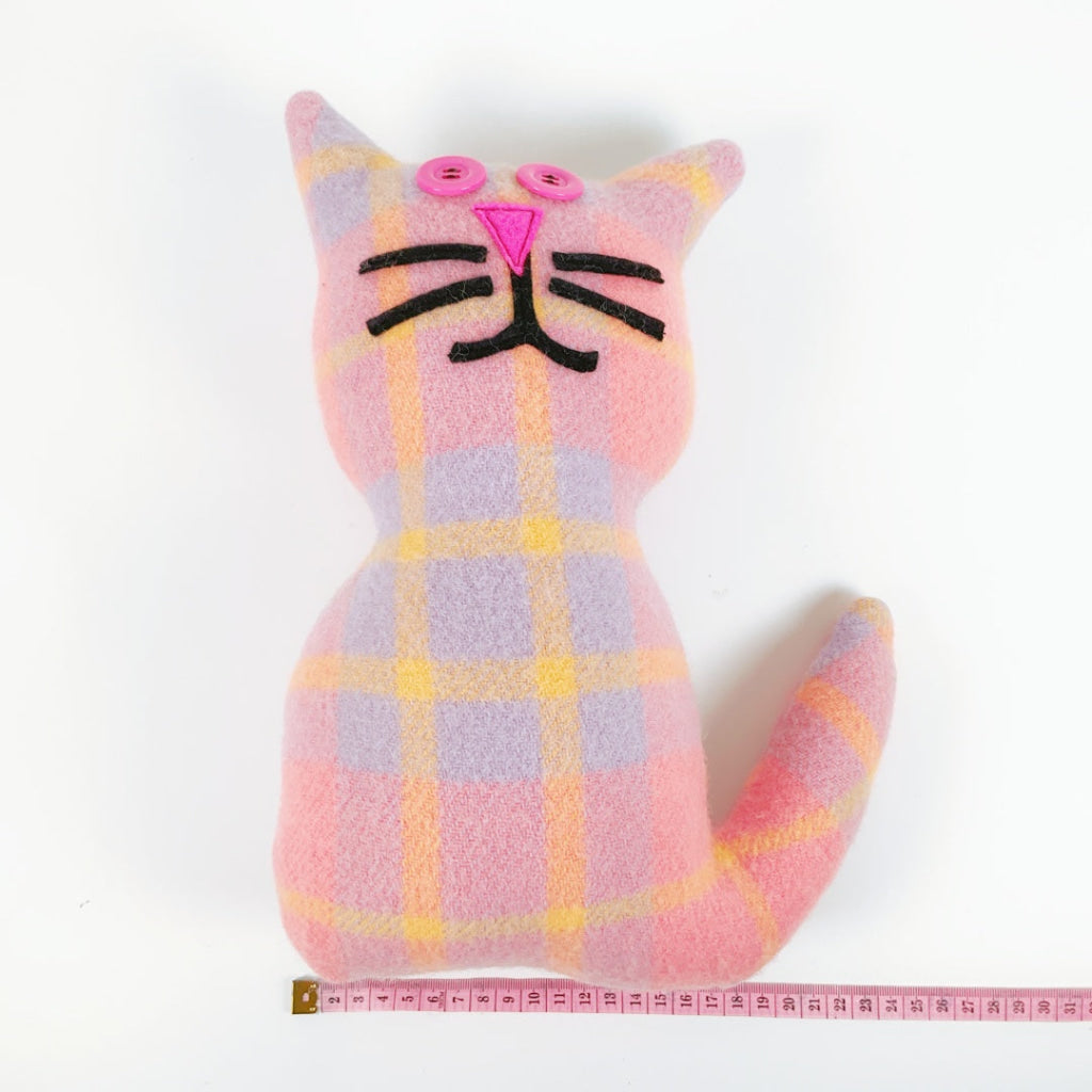 Artearoa – Blanket Cat – Pink & Lavender Check