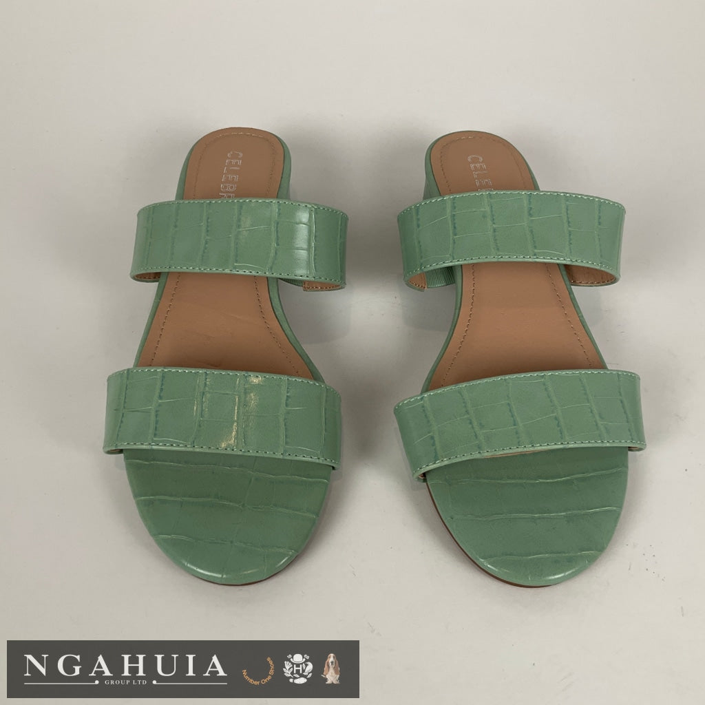 Celebrity - Sandals - Size 6 - Shoes