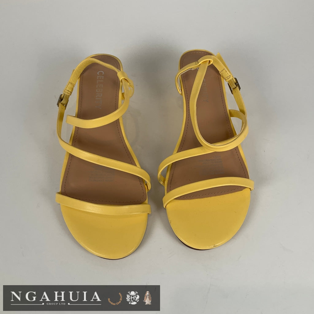 Celebrity - Sandals - Size 6 - Shoes