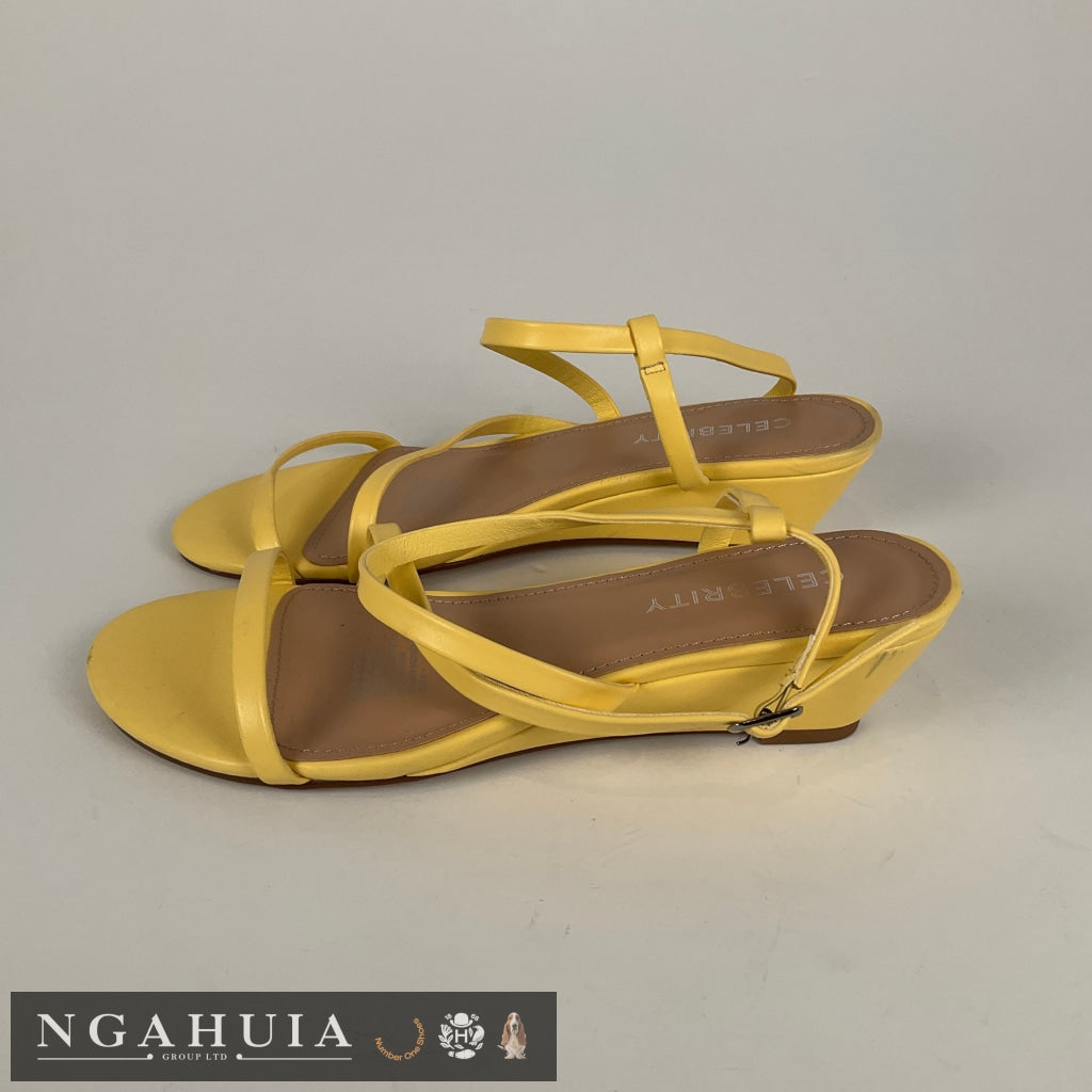 Celebrity - Sandals - Size 6 - Shoes