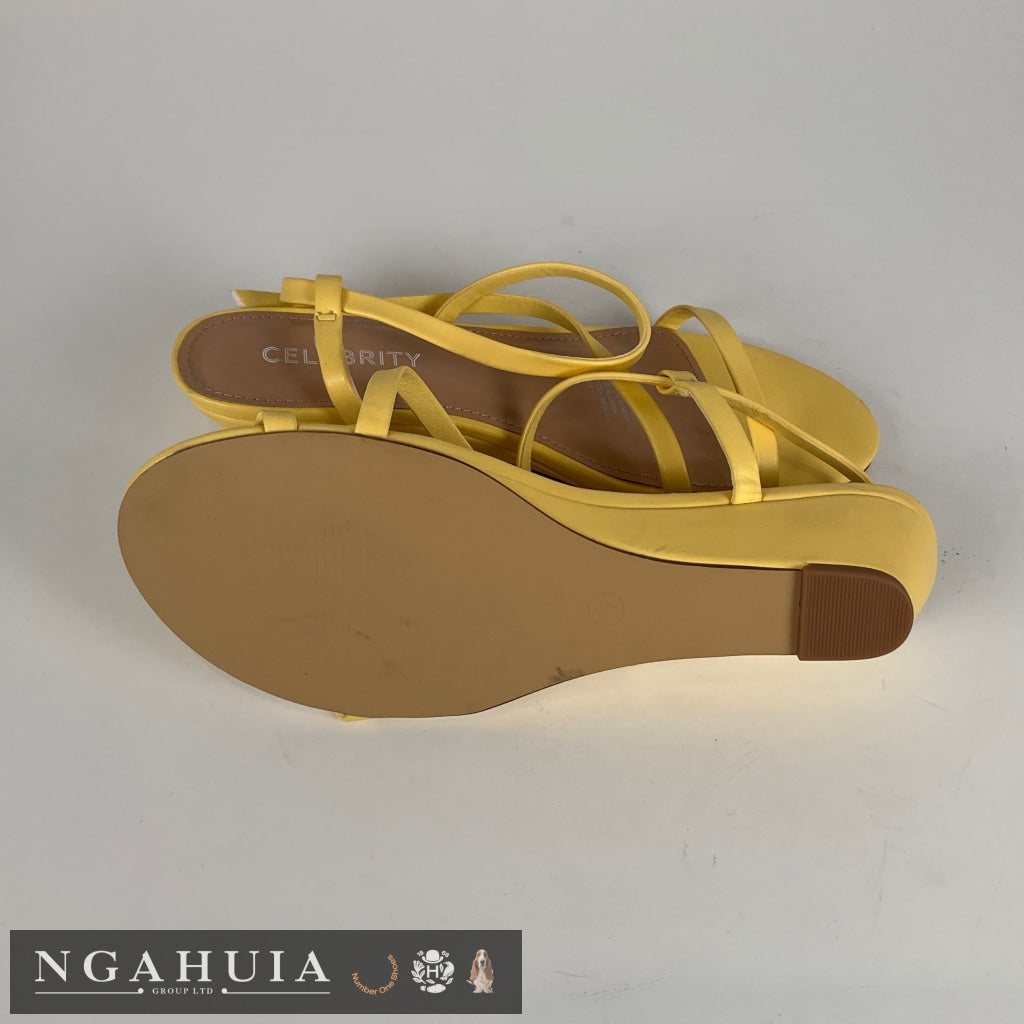 Celebrity - Sandals - Size 6 - Shoes