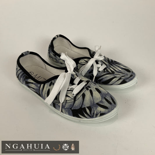 Mizz - Sneakers - Size 7 - Shoes