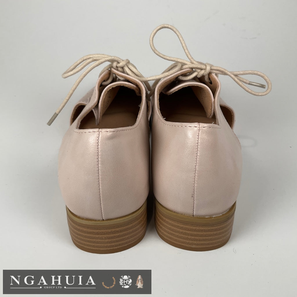 Sakura - Shoes Size 6
