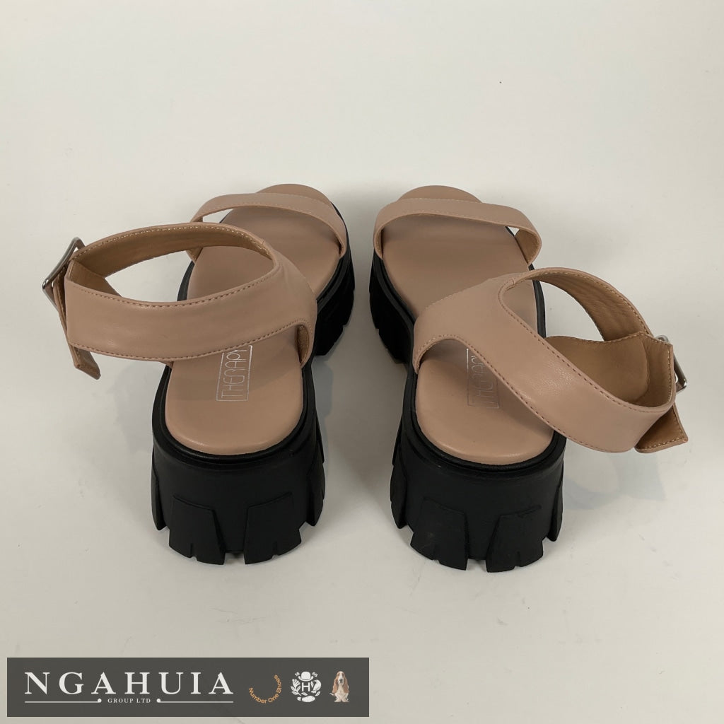 Therapy - Sandals - Size 9 - Shoes