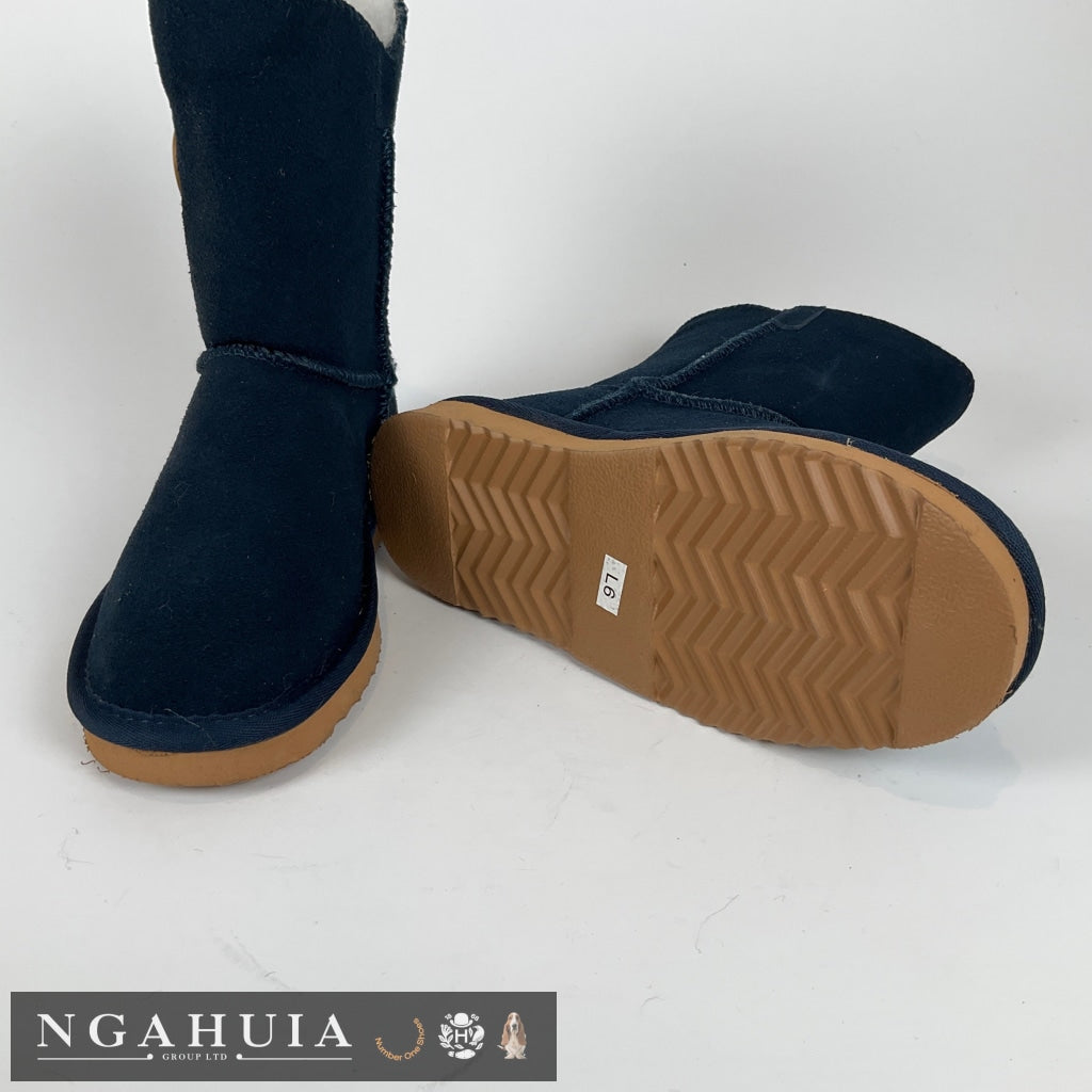 Ugg - Slippers - Size 6 - Shoes