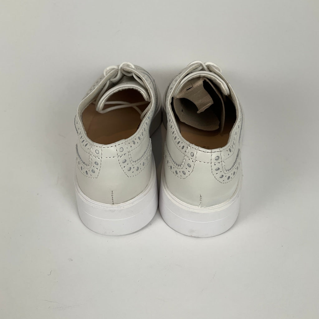 Clarks - Sneakers - Size 8.5 - Shoes