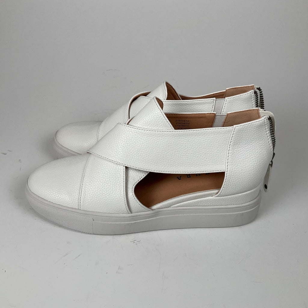 Sakura - Shoes Size 9