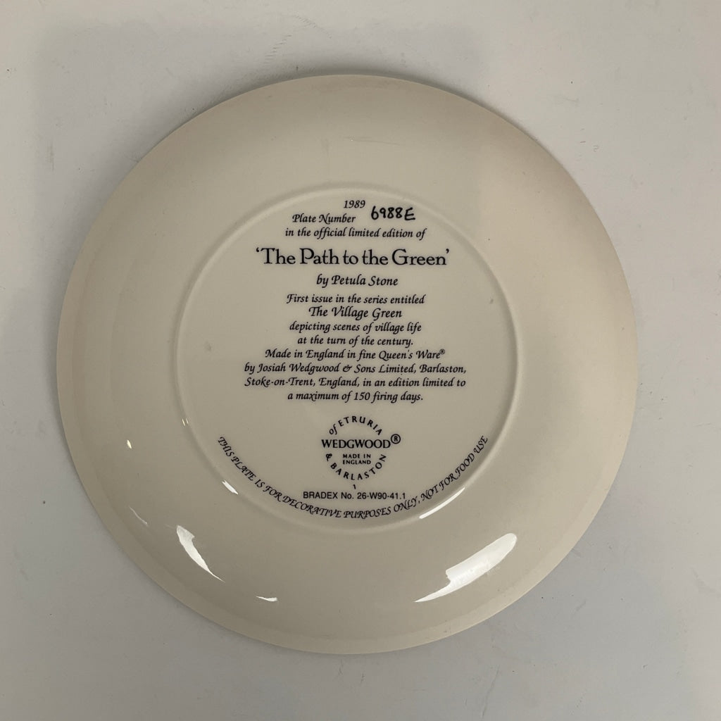Wedgewood - The Path to the Green Plate 6988E - Decorative 